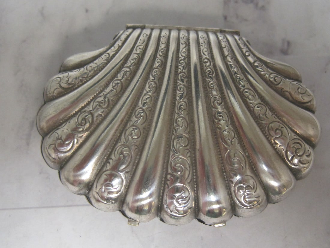 Vintage Shell Shape Box - 2