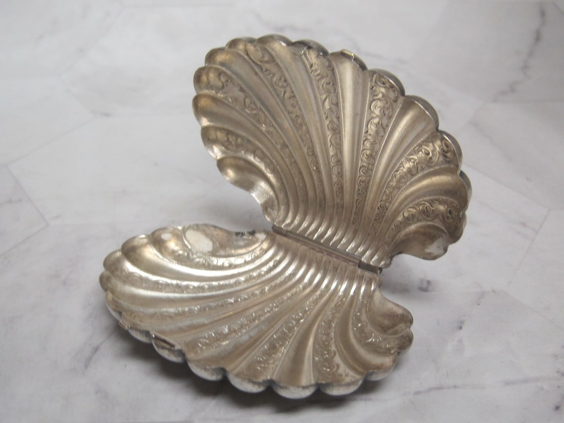 Vintage Shell Shape Box - 3