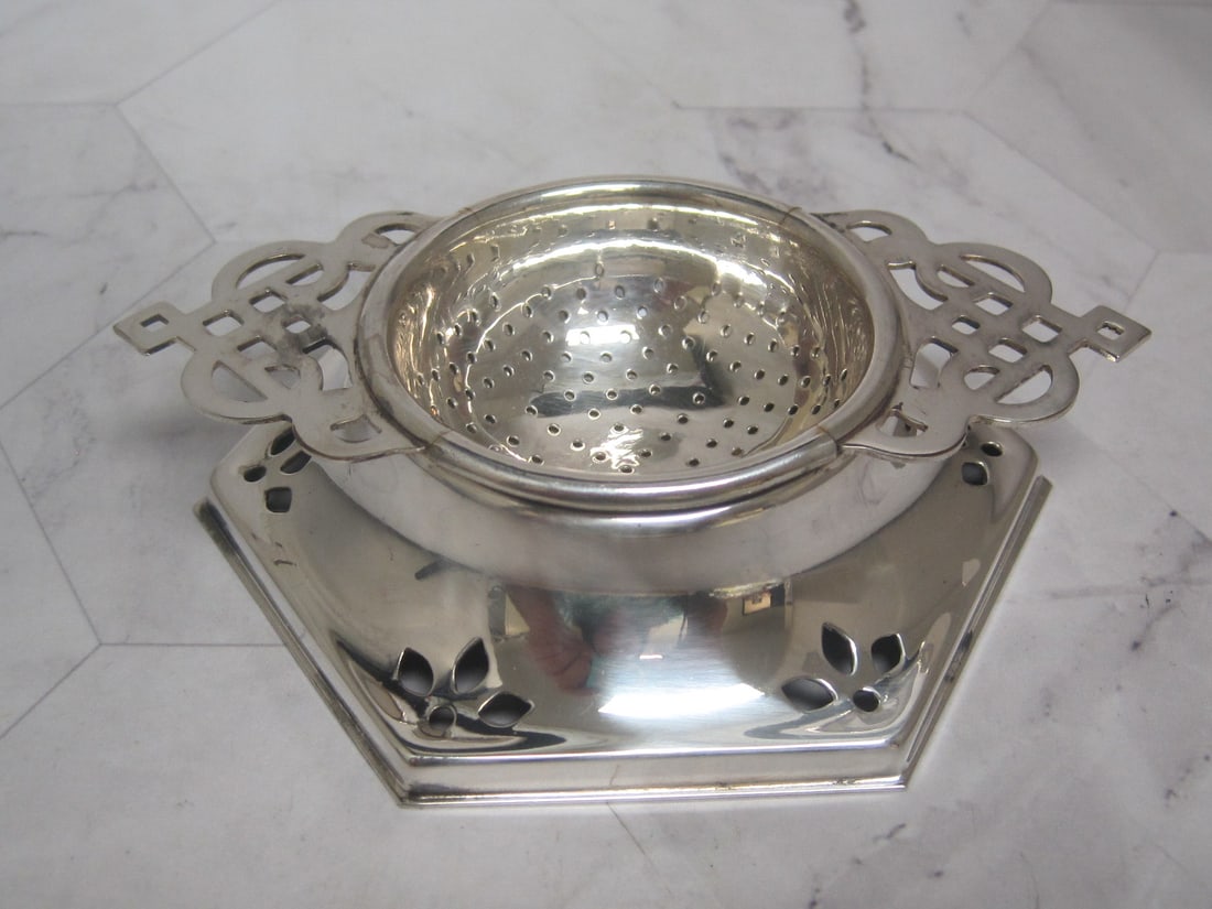 English Silverplate Tea Strainer & Stand (1 of 6)