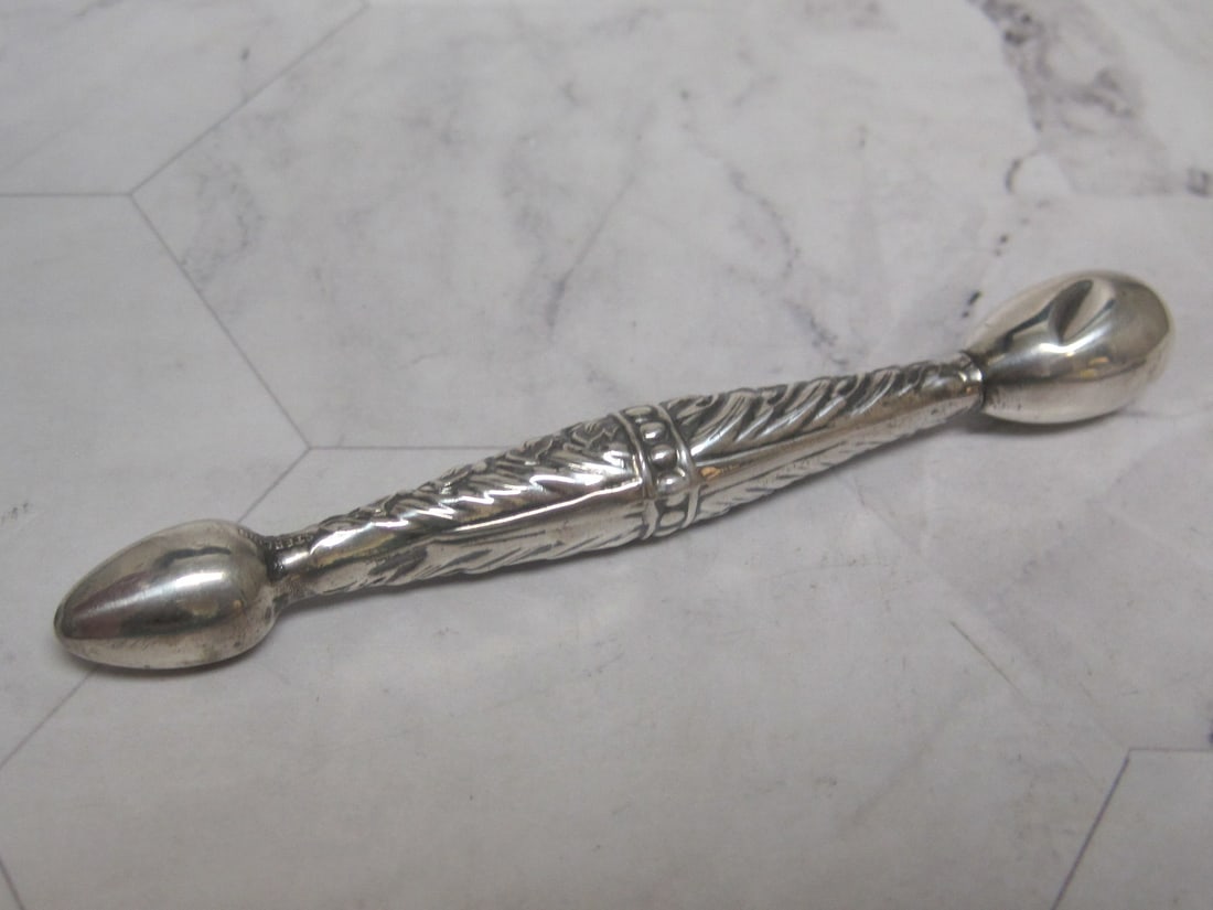 Sterling Silver Glove Darner Sewing Item: Weighs 8 grams, 4", circa 1890