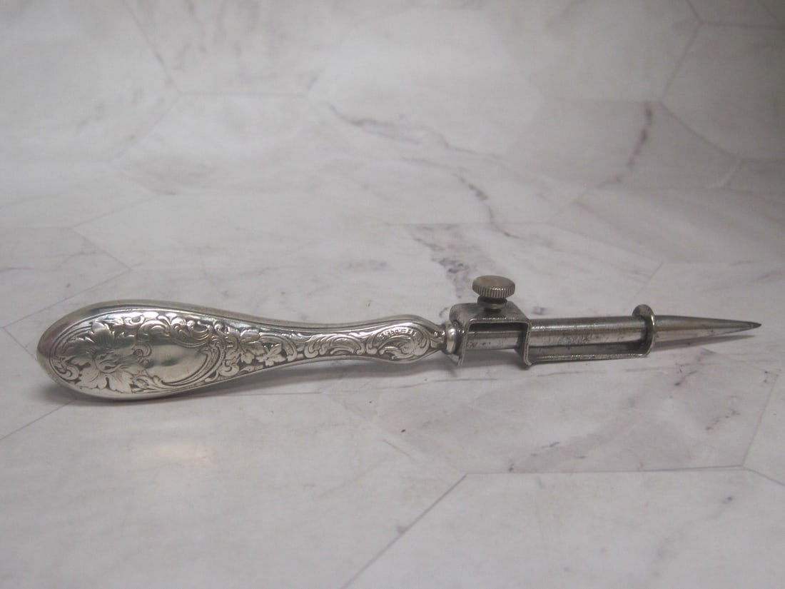 Scarce Sterling Silver Sewing Stilleto Embroidery Tool (1 of 6)