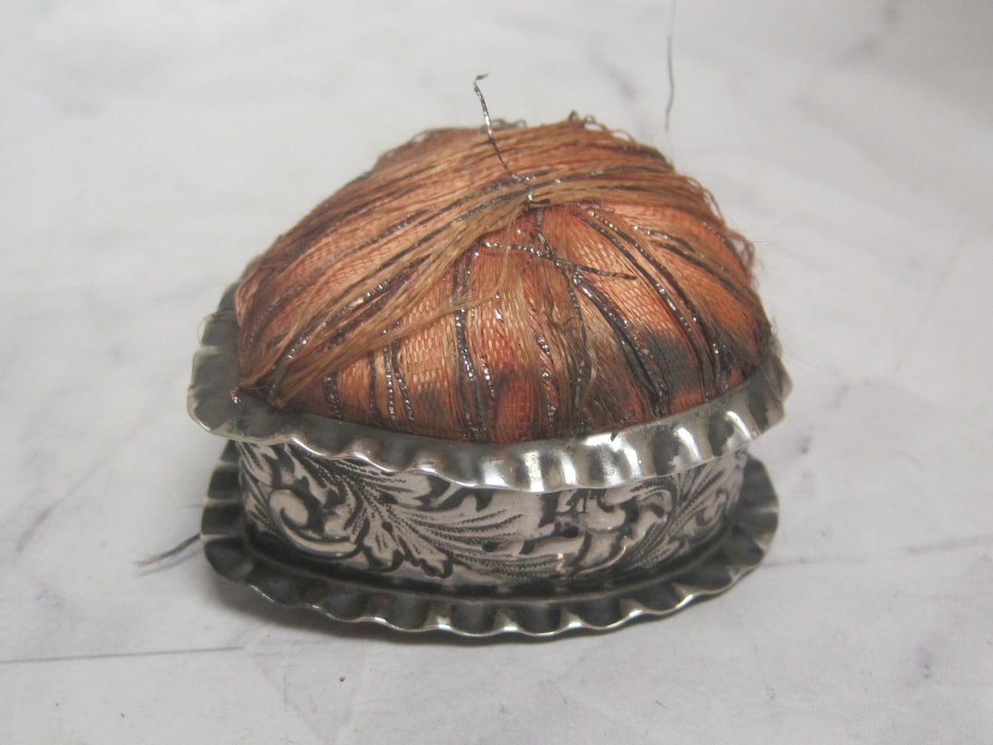Gorham Antique Sterling Silver Heart Shape Pin Cushion (1 of 7)