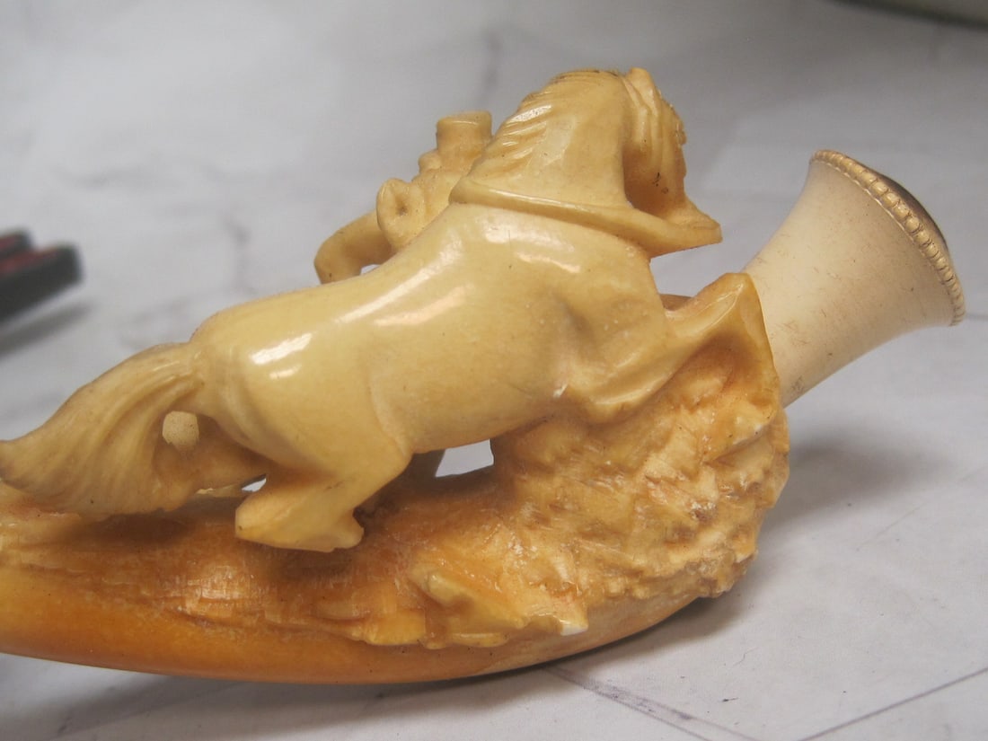 Antique Carved Meerschaum Pipe & Holder - 4