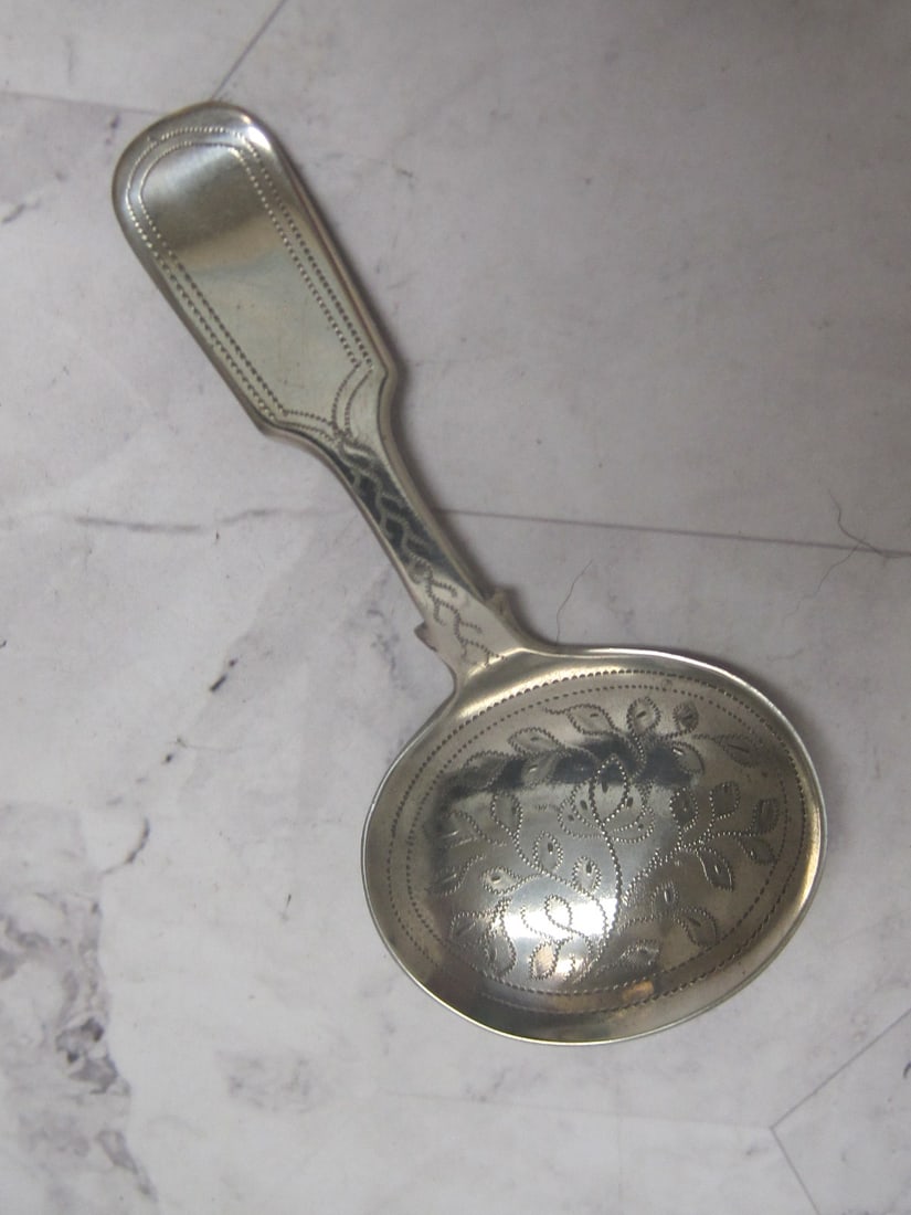 Antique Tea Caddy Spoon: 3 1/2", hallmarked