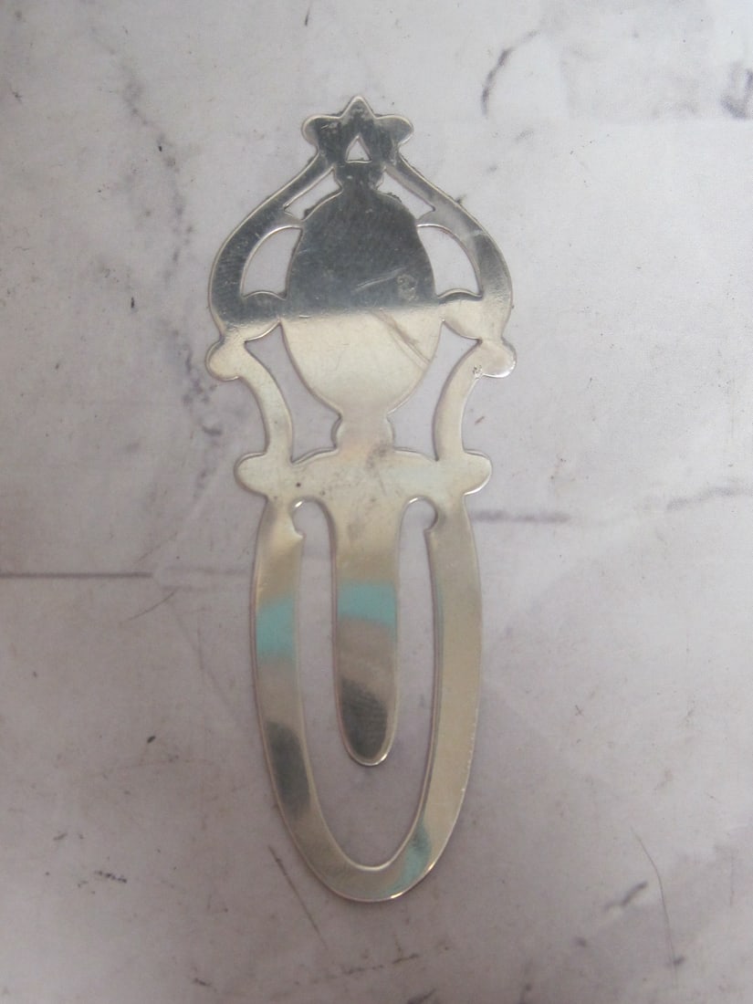 Sterling Silver Bookmark: Weighs 4.2 grams, Deco design