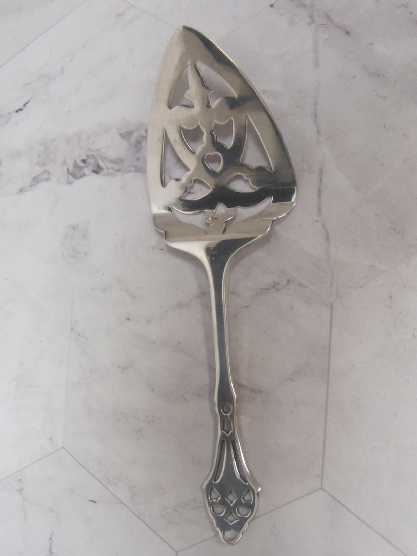 Sterling Silver Petit Four Server: Weighs 16.7 grams, 5", Art Deco, openwork design