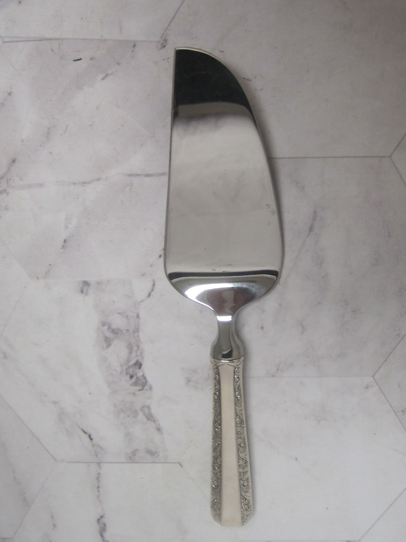 Sterling Silver Handled Cheese Server (1 of 5)