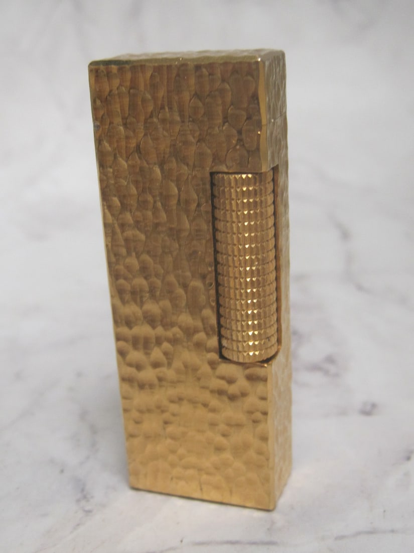 Dunhill Vintage Rollagas Lighter: Gold bark design, classic form, estate find