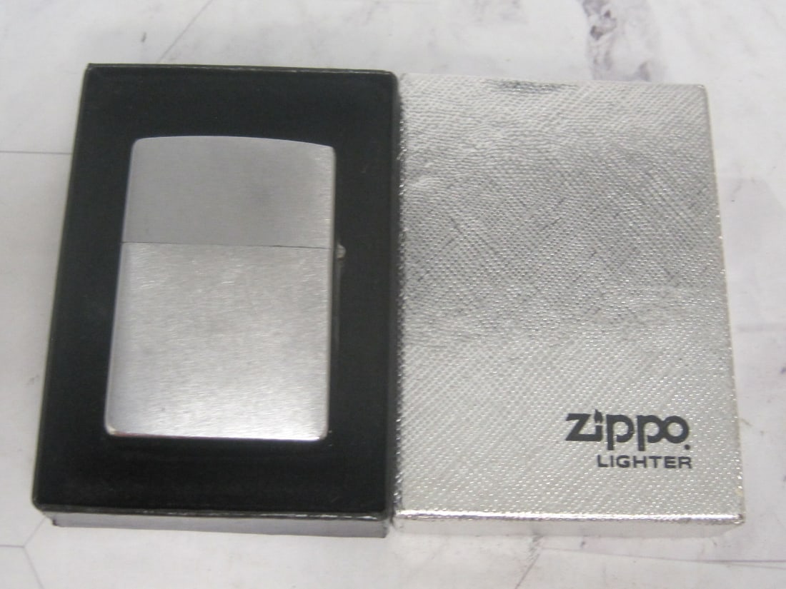 Vintage Zippo Lighter (1 of 6)