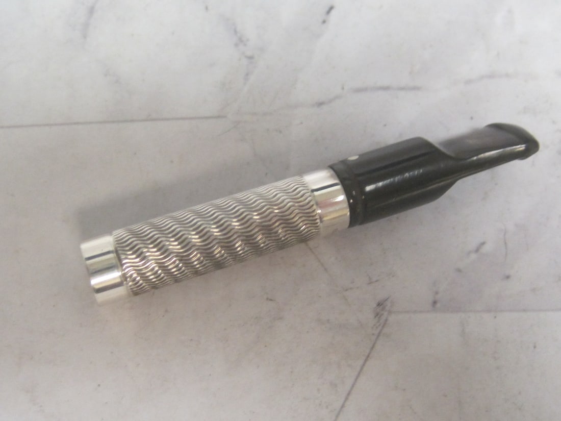 Art Deco Alfred Dunhill Sterling Silver Cigarette Holder: 2 3/4", London hallmarks, signed
