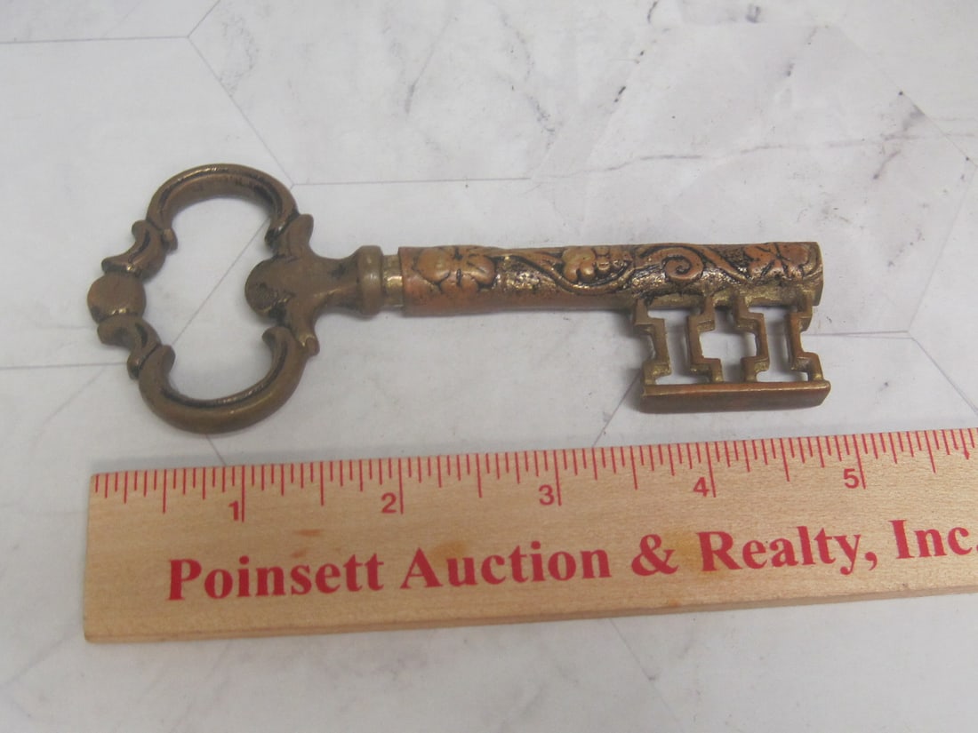 Neat Figural Wine Corkscrew in Shape of Key - 4
