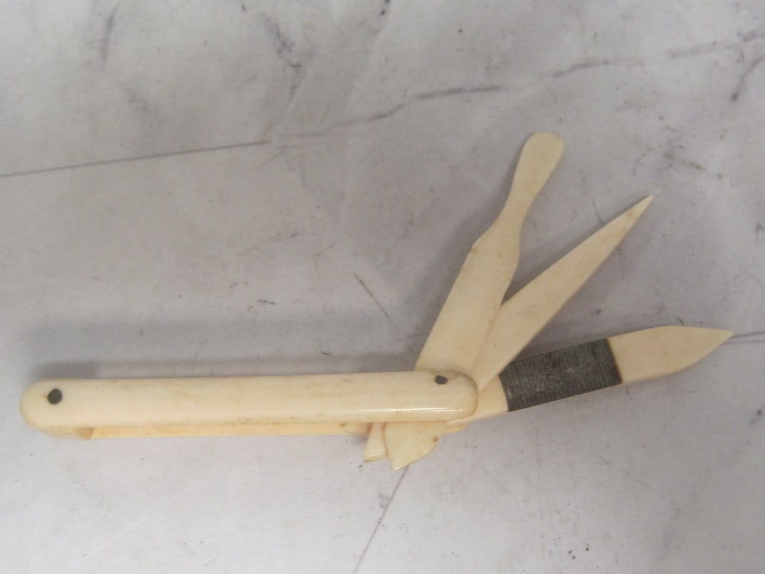 Carved Bone Pocket Knife Tool: 2 3/8", 3 "blades"