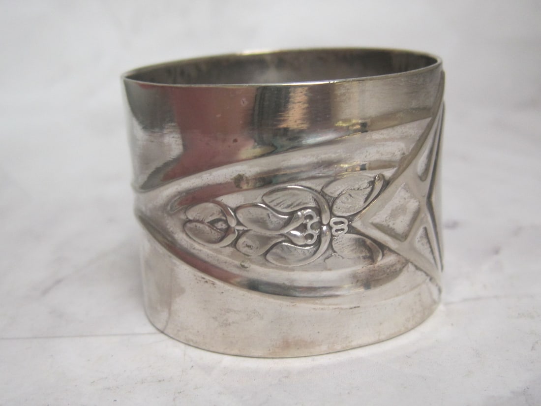 European Silverplate Art Nouveau Napkin Ring (1 of 4)