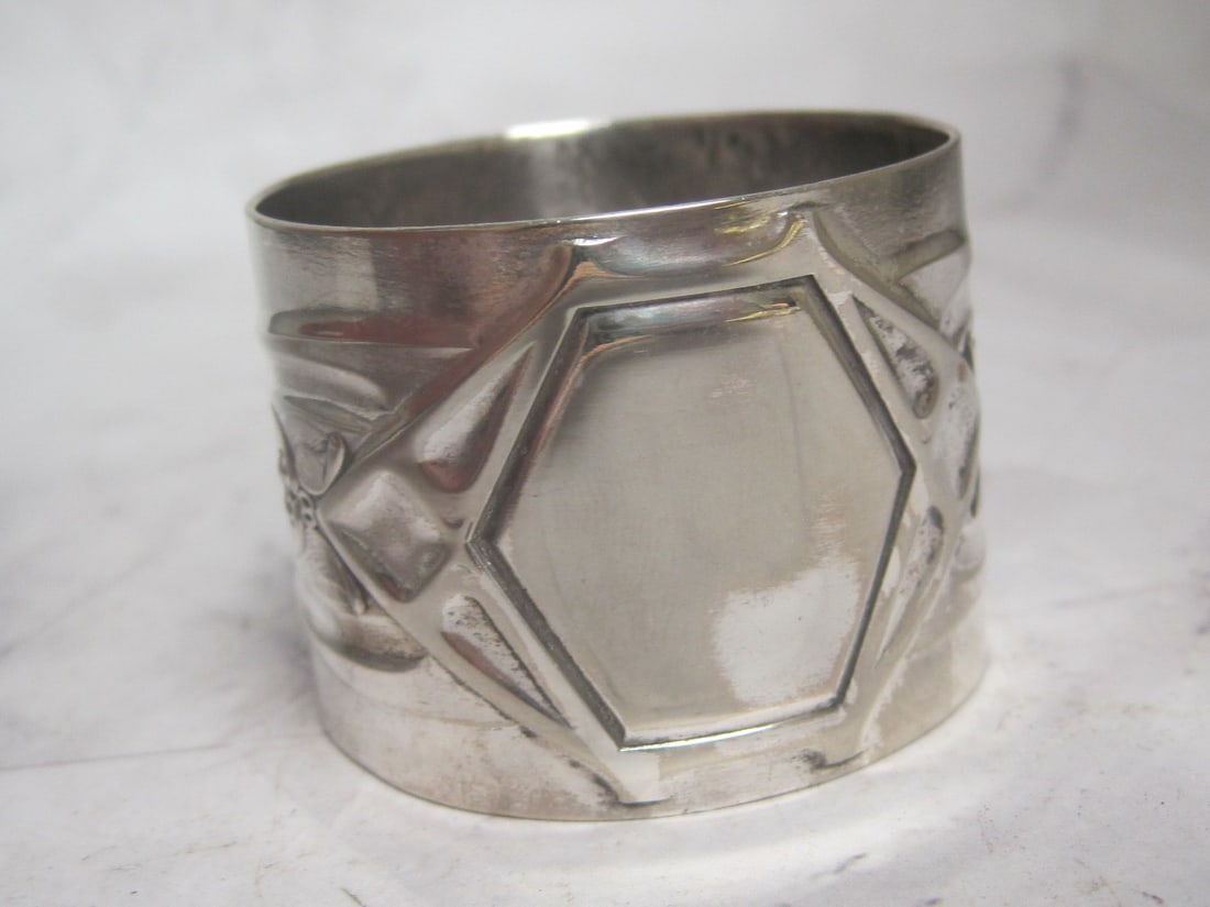 European Silverplate Art Nouveau Napkin Ring - 2