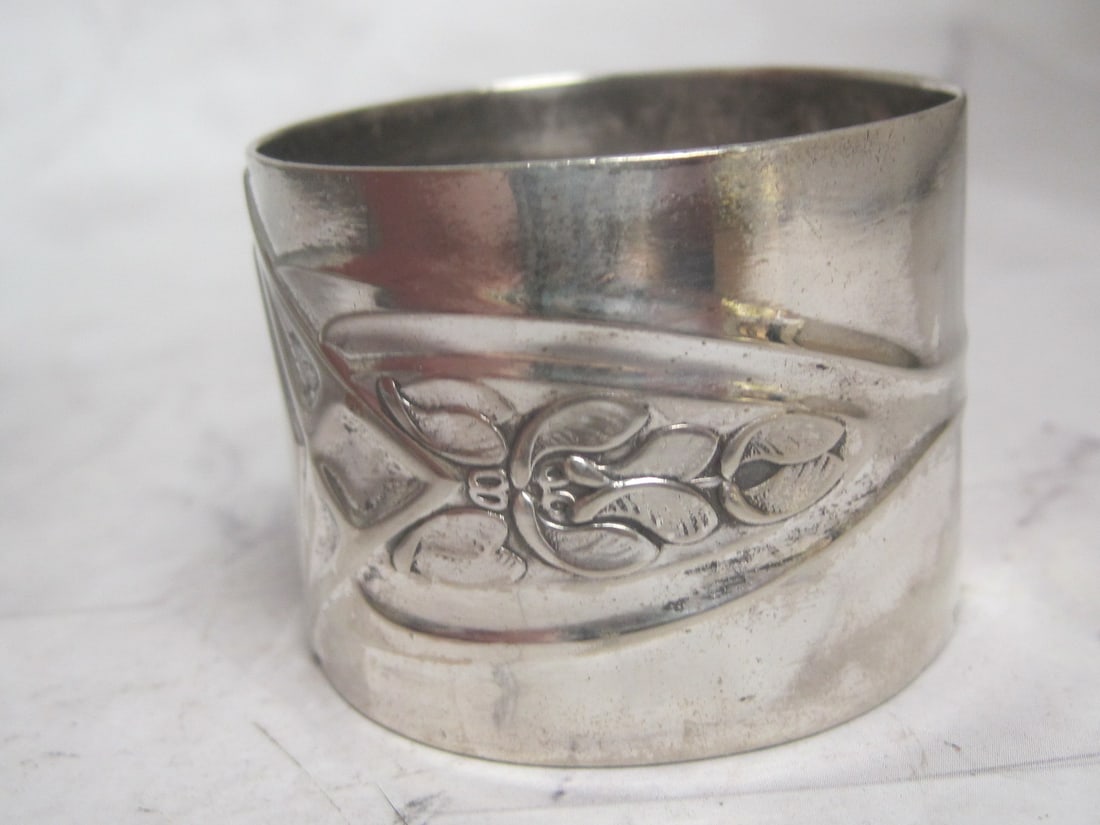European Silverplate Art Nouveau Napkin Ring - 3