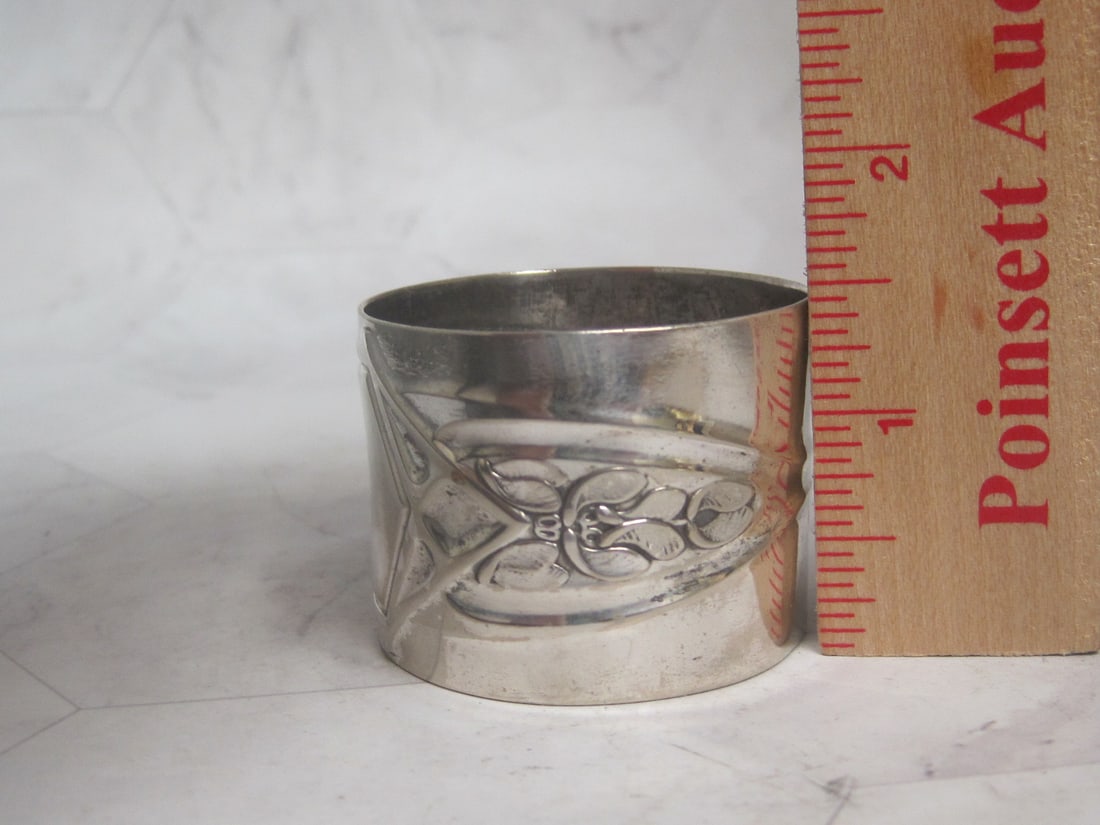 European Silverplate Art Nouveau Napkin Ring - 4