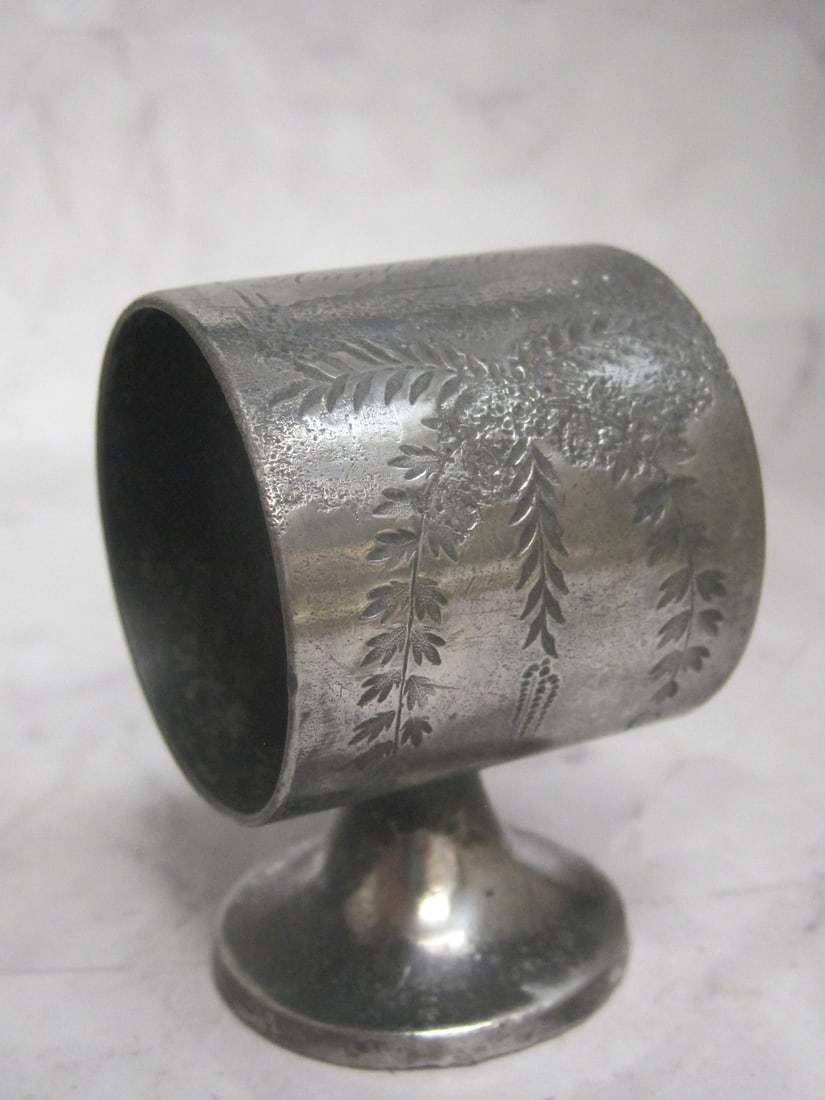 Victorian Silverplate Napkin Ring (1 of 5)