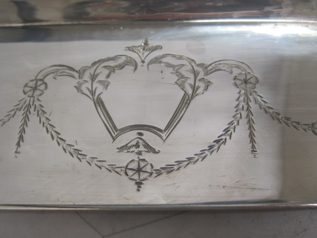 English Victorian Silverplate Crumber - 3