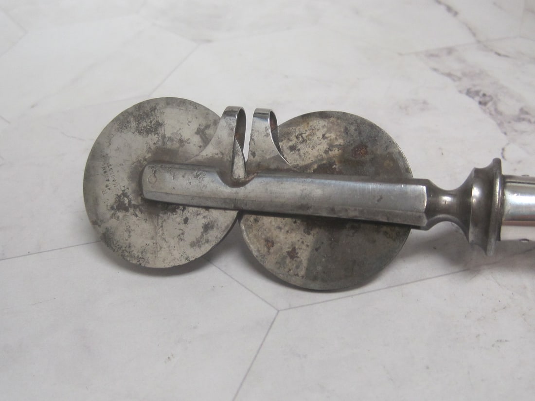 Gorham Victorian Silverplate Knife Sharpener - 2