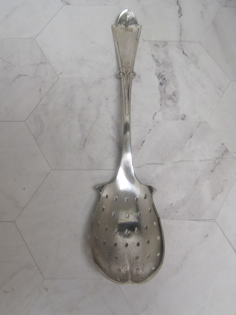 Scarce Victorian Silverplate Ice Serving Spoon or Pea Server (1 of 3)