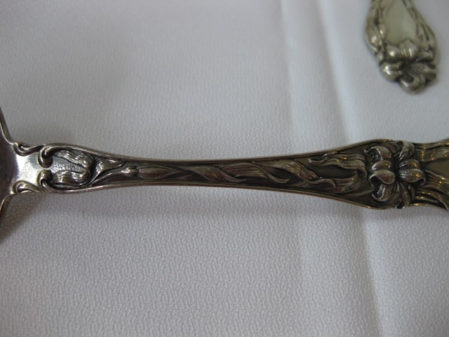 Vintage Victorian Watson Co. Sterling Serving Spoon and Fork Set with Floral Design - 3