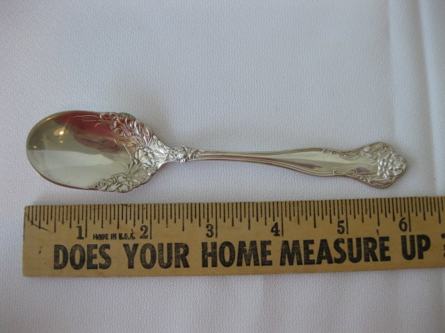 12 Vintage Victorian Sterling Spoons with Floral Design - 9
