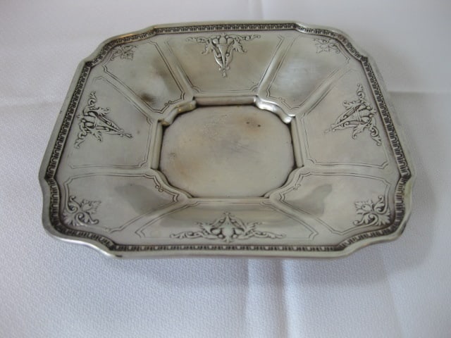 Vintage Internation Sterling Co. Neoclassical Style Bonbon Dish: 1.89 troy ounces, measures 5 3/8" square x 1", marked Sterling over small globe and arrow mark