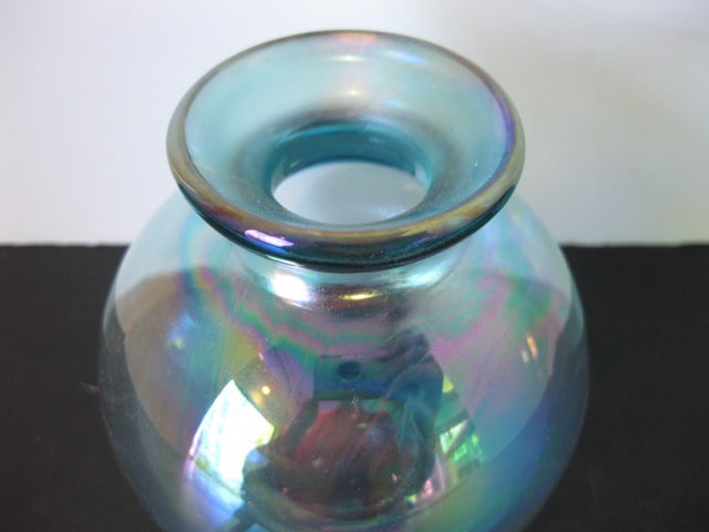 Signed R. Eickholt Aurene Iridescent Art Glass Vase - 2
