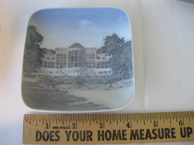 Two Royal Copenhagen Dishes, Two Wedgwood Green Jasperware Ashtrays in Original - 4