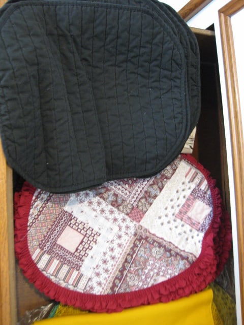 Grouping of Table Cloths, Napkins and Placemats - 11