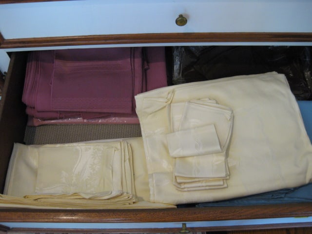 Grouping of Table Cloths, Napkins and Placemats - 17
