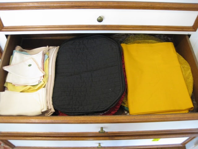 Grouping of Table Cloths, Napkins and Placemats - 9