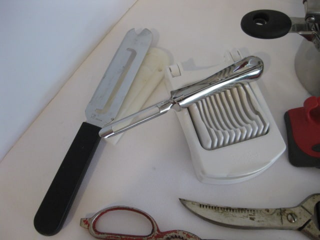Quality Name Brand Kitchen Gadgets-OXO, The Pampered Chef, Swing A-Way, Kitchen Shears, etc. - 3