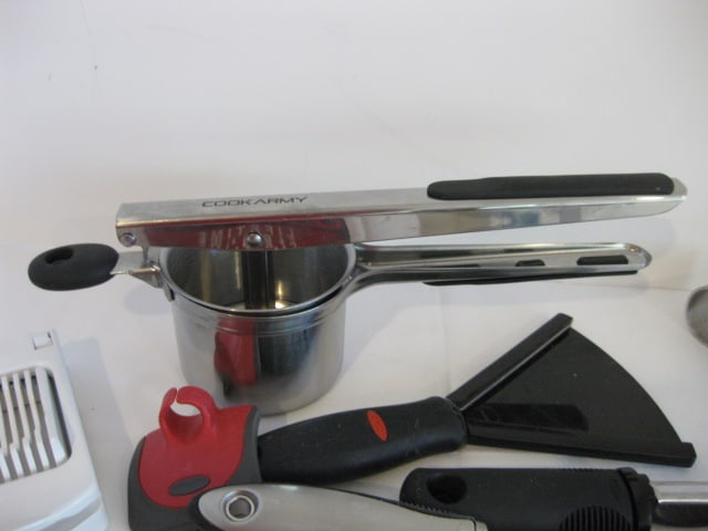 Quality Name Brand Kitchen Gadgets-OXO, The Pampered Chef, Swing A-Way, Kitchen Shears, etc. - 7
