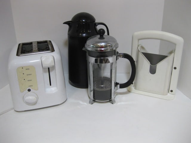 Cuisinart 2 Slice Toaster, Corning Insulated Carafe, Bagel Biter Cutter and Bodum French Press: .