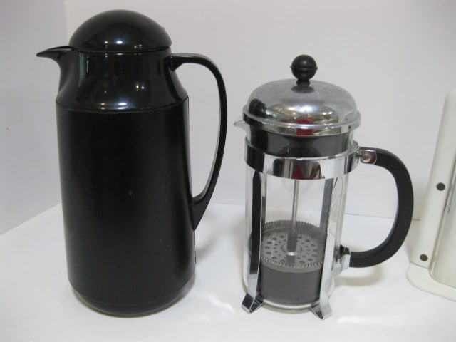 Cuisinart 2 Slice Toaster, Corning Insulated Carafe, Bagel Biter Cutter and Bodum French Press - 4