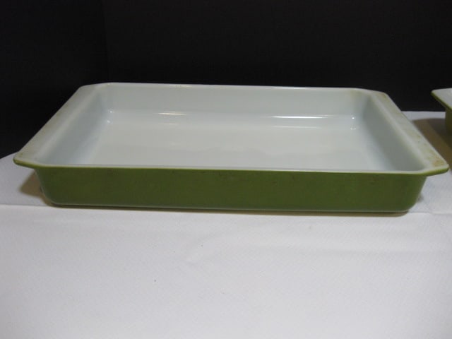 Three Midcentury Pyrex Baking Dishes - 2