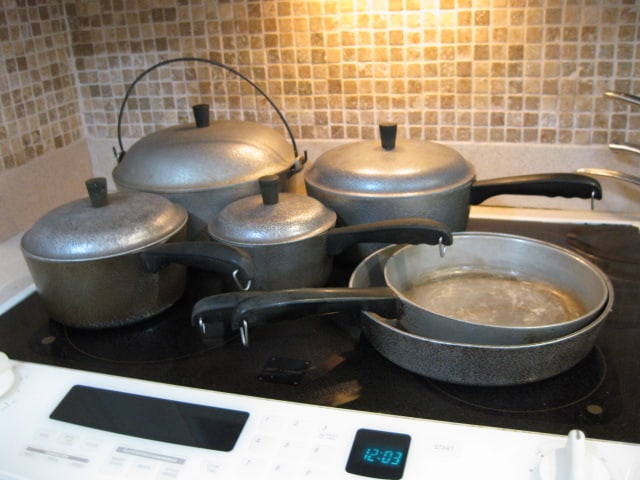 6 Piece Set of Vintage Club Hammercraft Aluminum Cookware: .