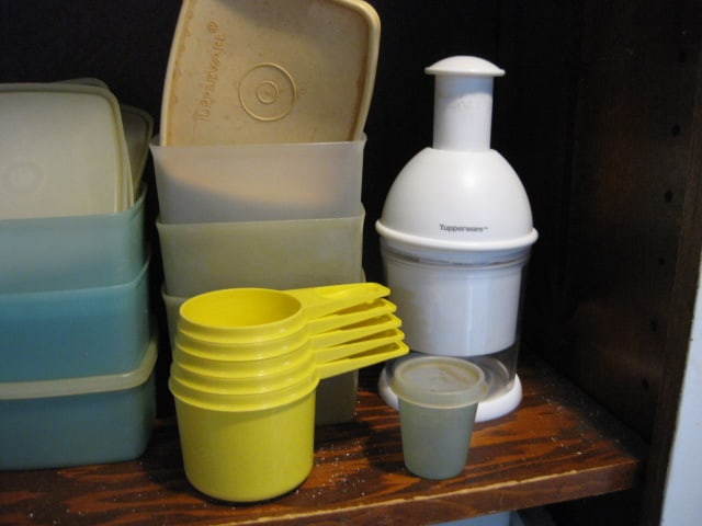 Grouping of Old Tupperware - 3