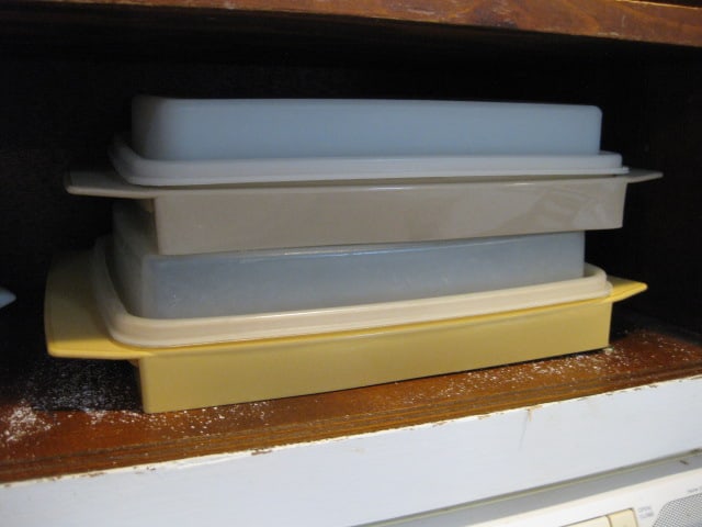 Grouping of Old Tupperware - 5