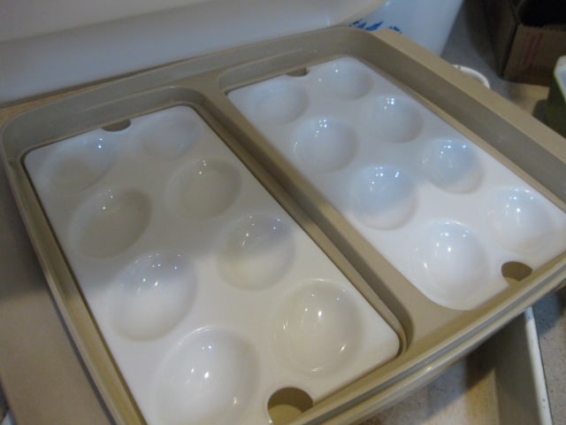 Grouping of Old Tupperware - 6