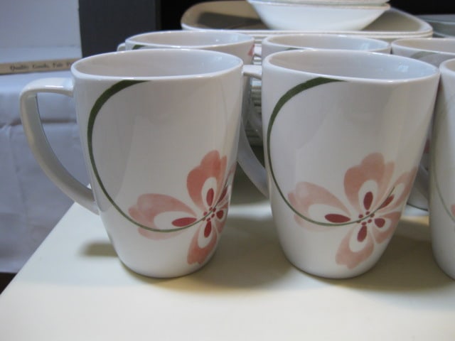 54 Pieces of Corelle Coordinates Dinnerware - 4