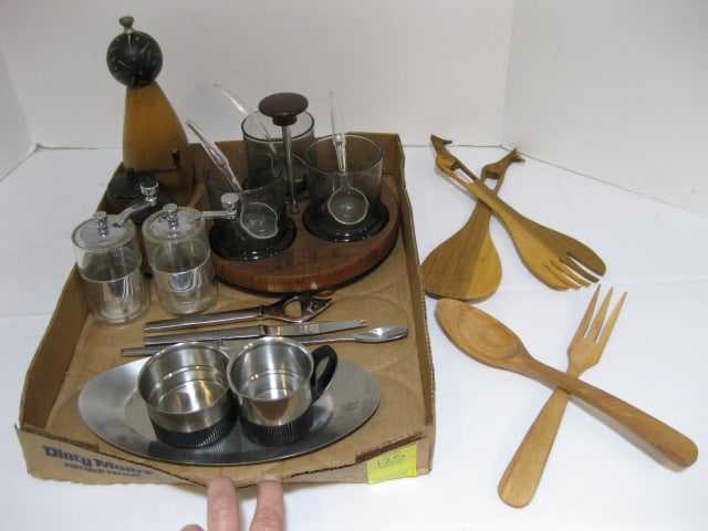 Midcentury Shaker Mill, Condiment Tray, Cream Sugar Set, etc.: .