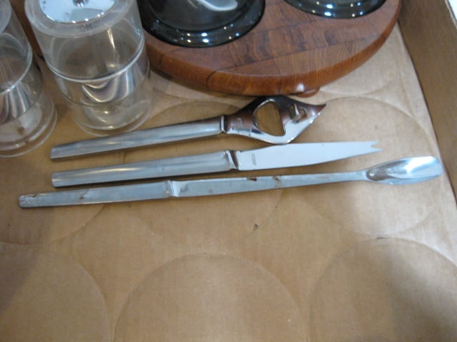 Midcentury Shaker Mill, Condiment Tray, Cream Sugar Set, etc. - 7