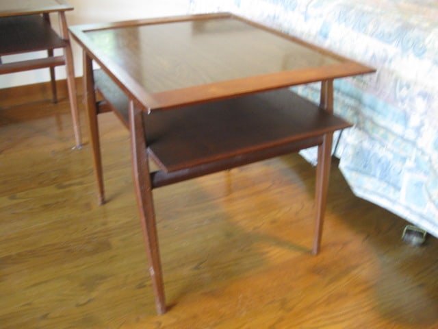Singer Midcentury Tiered End Table: 22 1/4" x 28" x 24 1/2", few water marks, Local Pickup Only