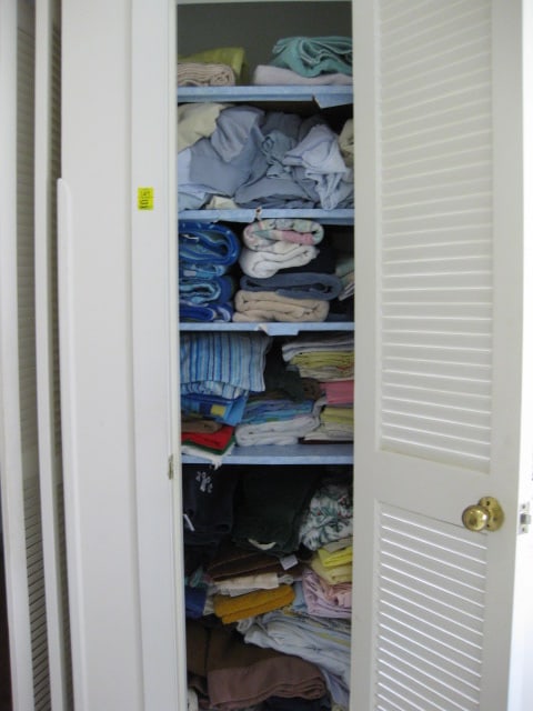 Linen Closet Contents-Towels, Queen Size Sheet Sets, Blankets, etc. (1 of 6)