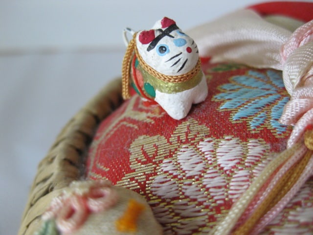 Handpainted Porcelain Geisha Figures, Handpainted Fabric Woman and - 8