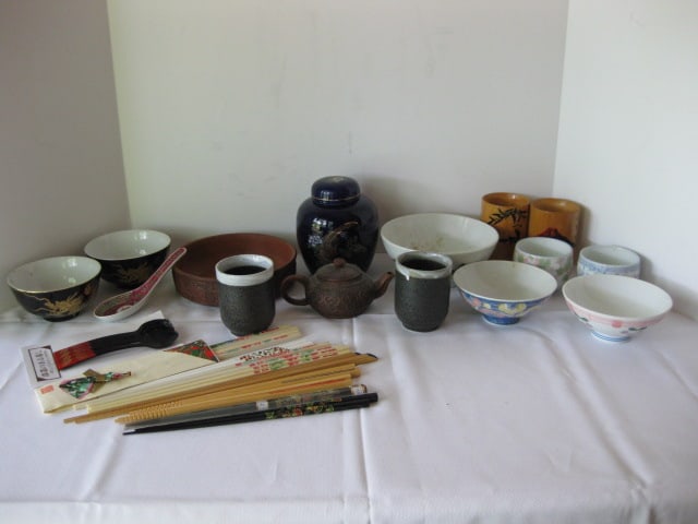 Chinese Porcelain Rice Bowls, Tea Cups, Chop Sticks, Ginger Jar, etc.: .