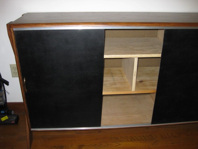 Tri-Sliding Door Credenza - 7