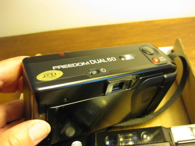 Minolta Freedom II and Freedom Dual 60 35mm Cameras - 3